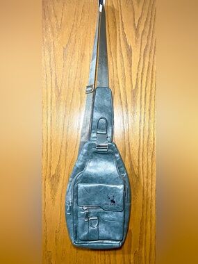 New Weixier Unisex Gray Leather Crossbody Sling Chest Bag NWOT